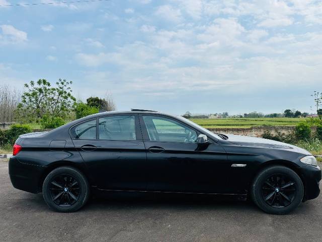 https://images10.gaadi.com/usedgaadi-sellcar/UsedCar/e529b62ea/ed8b7aa9-6c8f-47b9-9c2a-9b4a401df4c9.jpeg?imwidth=6401