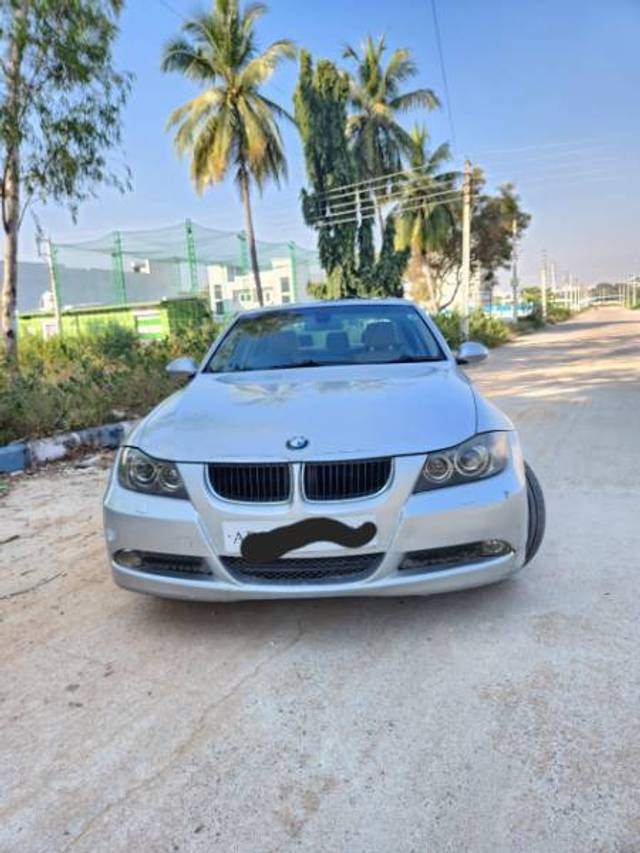 https://images10.gaadi.com/usedgaadi-sellcar/UsedCar/e529b958a/a7acf79e-0b19-49fd-84bf-bb7cebe9bc5d.jpg?imwidth=6402