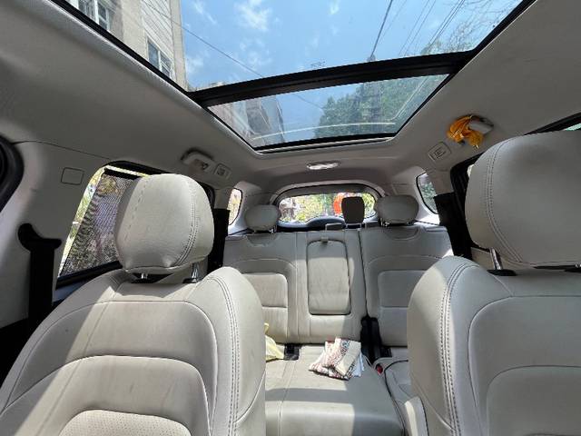 https://images10.gaadi.com/usedgaadi-sellcar/UsedCar/e529d7d6a/fbdba60b-693d-426a-832f-cc45e5600cab.jpeg?imwidth=6402