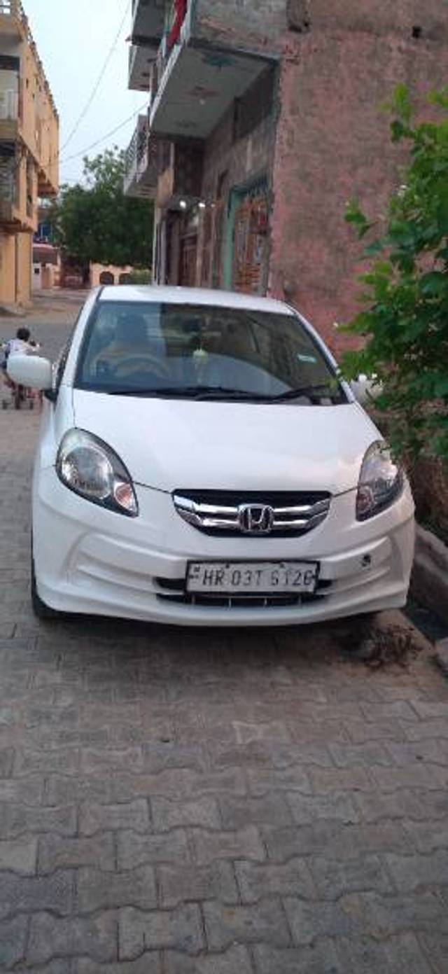 https://images10.gaadi.com/usedgaadi-sellcar/UsedCar/e52a3559a/c36cfe7e-1bd2-4c99-8a36-6293b87b944f.jpg?imwidth=6400