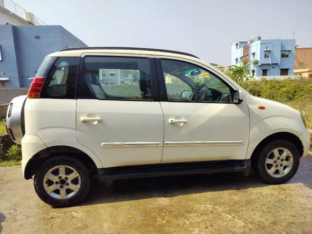 https://images10.gaadi.com/usedgaadi-sellcar/UsedCar/e52a6e40a/011d8ca6-65df-4ec0-a32c-54c56b4a7611.jpeg?imwidth=6401