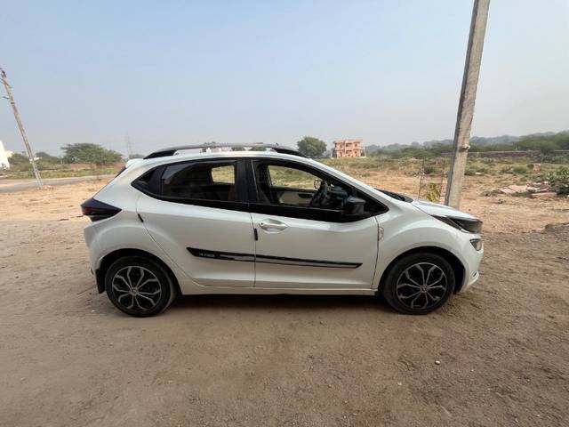 https://images10.gaadi.com/usedgaadi-sellcar/UsedCar/e52a8bc4a/7d615c62-de38-4816-9525-352ab658350b.jpeg?imwidth=6401