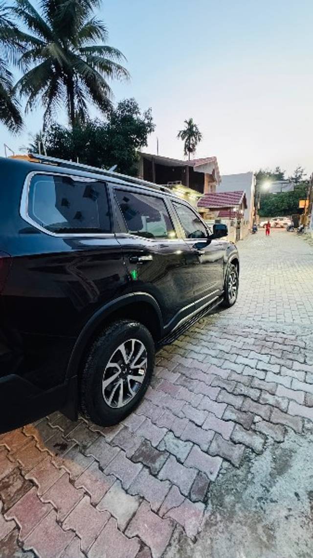 https://images10.gaadi.com/usedgaadi-sellcar/UsedCar/e52aa98ea/5d8b1592-0fe4-46b4-9fb8-1976240ab268.jpeg?imwidth=6401