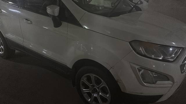 https://images10.gaadi.com/usedgaadi-sellcar/UsedCar/e52ac8b7a/ed04326e-b219-430f-8fa7-0e5a0e497256.jpeg?imwidth=6400