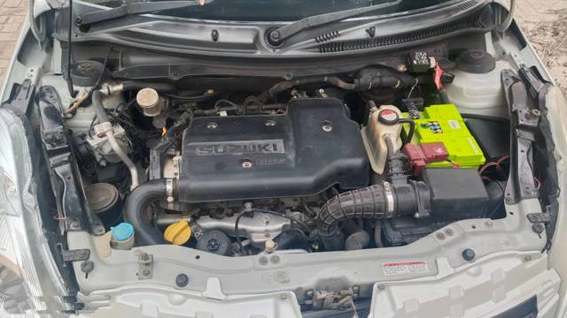 https://images10.gaadi.com/usedgaadi-sellcar/UsedCar/e52adacea/875f8d7a-99d7-4472-b0ee-6aa2d571eb2f.jpg?imwidth=6401