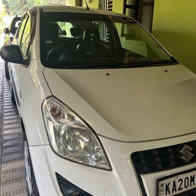 https://images10.gaadi.com/usedgaadi-sellcar/UsedCar/e52b50eda/21be52c2-14cb-41fd-9f94-ebcdf081c9c1.jpeg?imwidth=6400
