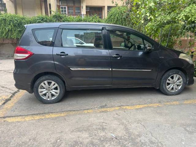 https://images10.gaadi.com/usedgaadi-sellcar/UsedCar/e52b55d9a/fa1d6ee1-e920-4fb3-9716-deff3a497685.jpeg?imwidth=6400