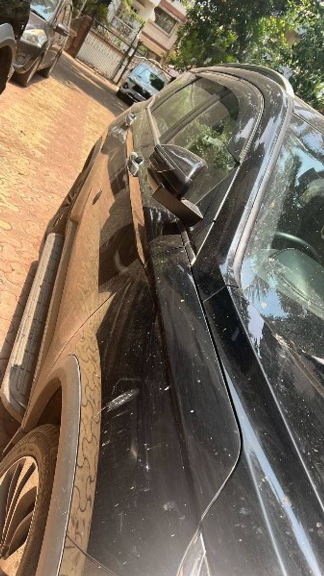 https://images10.gaadi.com/usedgaadi-sellcar/UsedCar/e52b67a3a/f7b87cfc-8221-4609-b268-e9589f046294.jpeg?imwidth=6401