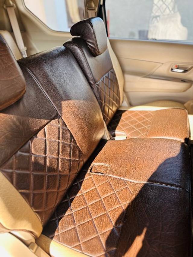 https://images10.gaadi.com/usedgaadi-sellcar/UsedCar/e52b6cdba/6c68f9d5-6a39-40f2-8cab-294da8fe3d4e.jpeg?imwidth=6402