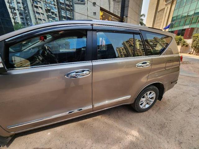 https://images10.gaadi.com/usedgaadi-sellcar/UsedCar/e52b7fc2a/ae820996-381d-42a2-b386-ec8289aa3322.jpeg?imwidth=6400