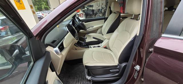 https://images10.gaadi.com/usedgaadi-sellcar/UsedCar/e52bd639a/462dd090-955d-4203-b540-503eb4a93bfb.jpg?imwidth=6400