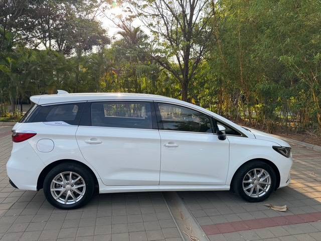 https://images10.gaadi.com/usedgaadi-sellcar/UsedCar/e52bf6e9a/e47ed9af-1cb4-45d0-83c0-7d3107588cd5.jpg?imwidth=6401