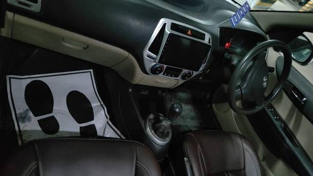 https://images10.gaadi.com/usedgaadi-sellcar/UsedCar/e52c0397a/d6888cc6-0cdf-4042-946d-01f4438b1e43.jpg?imwidth=6401