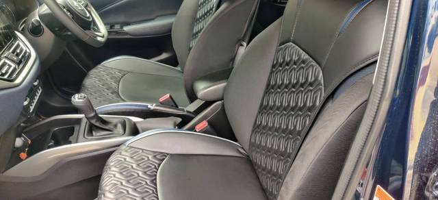 https://images10.gaadi.com/usedgaadi-sellcar/UsedCar/e52c5e89a/a6c249c6-8efc-47b1-b760-d7ce3c60a771.jpg?imwidth=6401