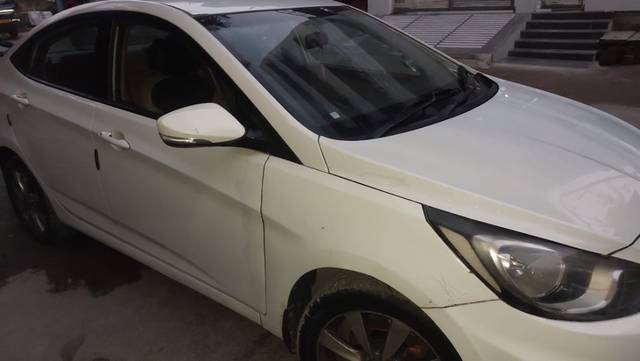 https://images10.gaadi.com/usedgaadi-sellcar/UsedCar/e52c946ca/e776fff7-9c98-4b35-adce-ec49550e47c5.jpeg?imwidth=6402