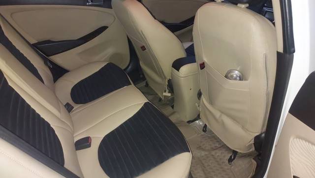 https://images10.gaadi.com/usedgaadi-sellcar/UsedCar/e52c946ca/f26e9acd-0d73-43d9-b546-81f7f9216683.jpeg?imwidth=6401