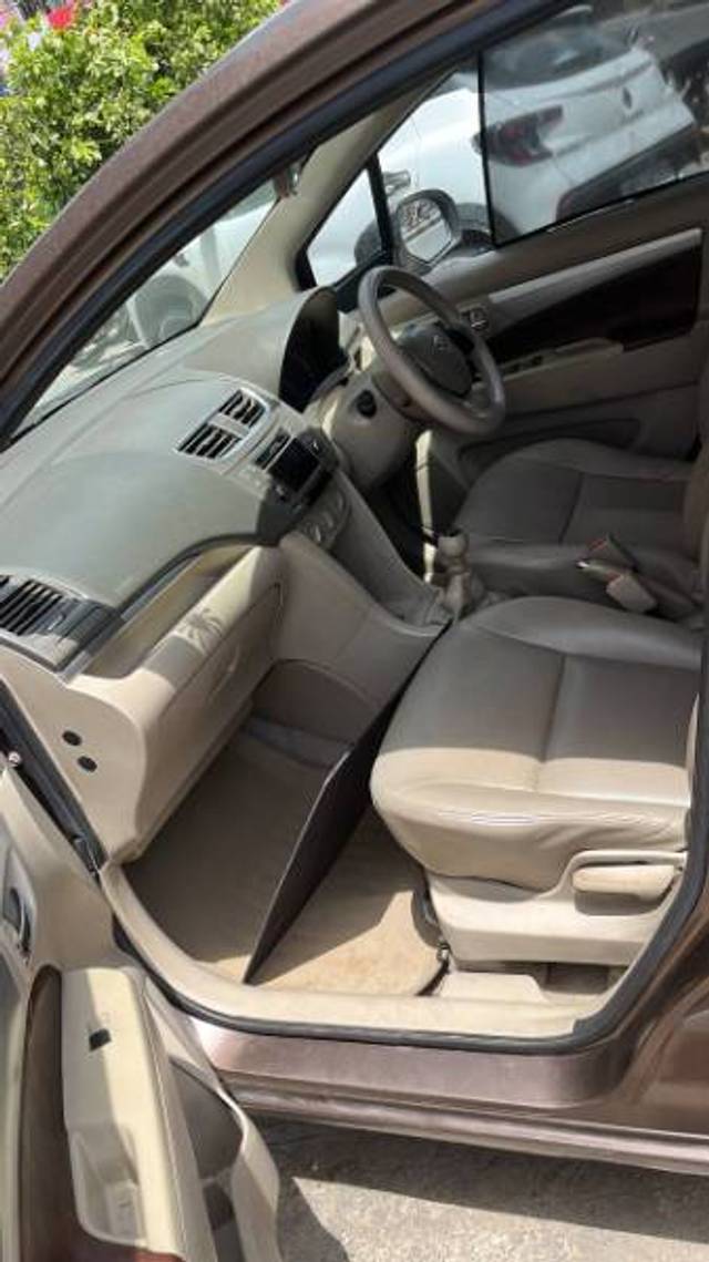 https://images10.gaadi.com/usedgaadi-sellcar/UsedCar/e52ca8b8a/e574eb1b-0e73-4c06-8b0c-a241c3bccff5.jpg?imwidth=6402