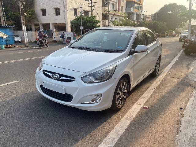 https://images10.gaadi.com/usedgaadi-sellcar/UsedCar/e52cb6b0a/90339e79-40f1-4671-88a9-d285c5abb929.jpeg?imwidth=6400