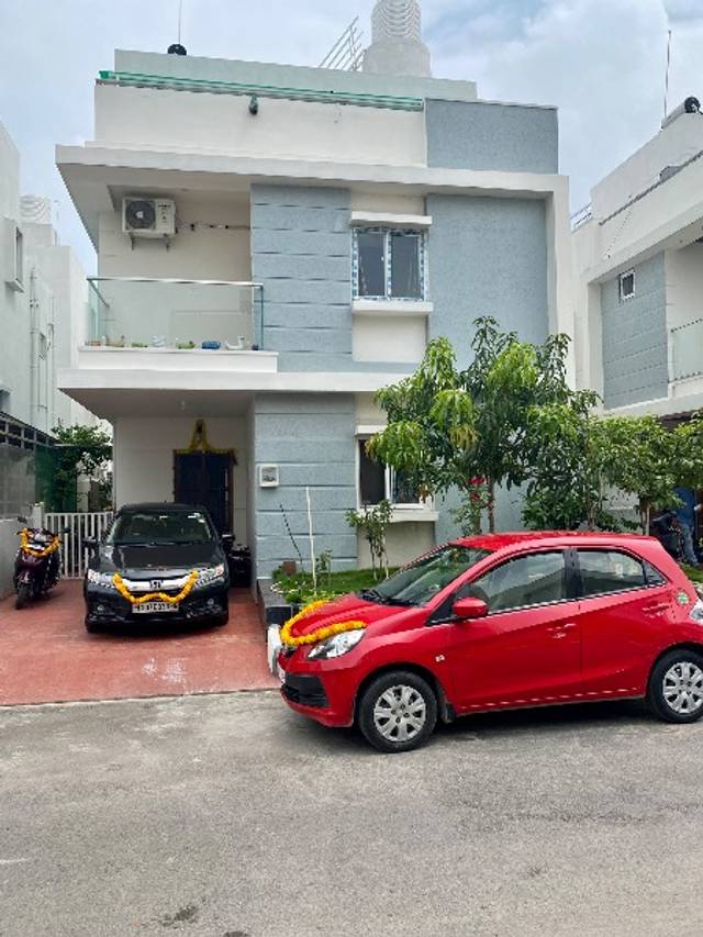 https://images10.gaadi.com/usedgaadi-sellcar/UsedCar/e52cc004a/87694b83-7382-46bc-9ff5-5741036031d8.jpeg?imwidth=6401