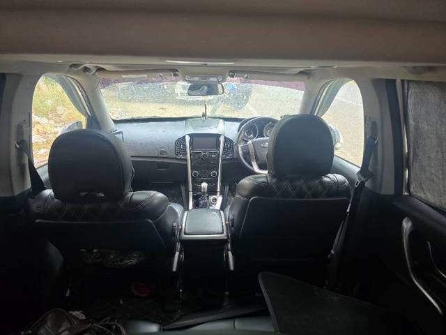 https://images10.gaadi.com/usedgaadi-sellcar/UsedCar/e52cc1caa/bb7ddcf1-96ca-422a-892e-97d90ea2c97a.jpg?imwidth=6401