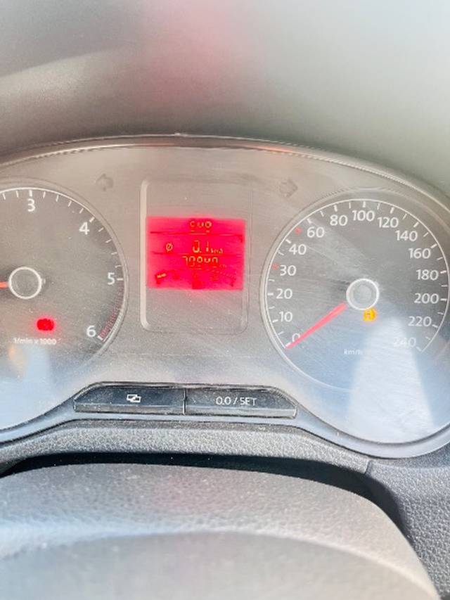 https://images10.gaadi.com/usedgaadi-sellcar/UsedCar/e52cd6c8a/7db8e82c-0fb3-4b9c-94e6-c6153a4528ef.jpeg?imwidth=6402