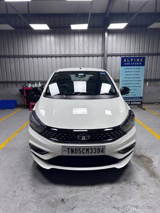 https://images10.gaadi.com/usedgaadi-sellcar/UsedCar/e52ce3e6a/c2fc4d21-3c51-4364-9289-7ecd814de8d2.jpg?imwidth=6400
