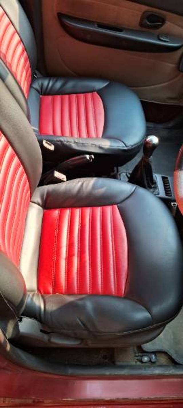 https://images10.gaadi.com/usedgaadi-sellcar/UsedCar/e52d3543a/0eeaa9a2-b4dc-405a-8a44-b9028588cc36.jpg?imwidth=6401