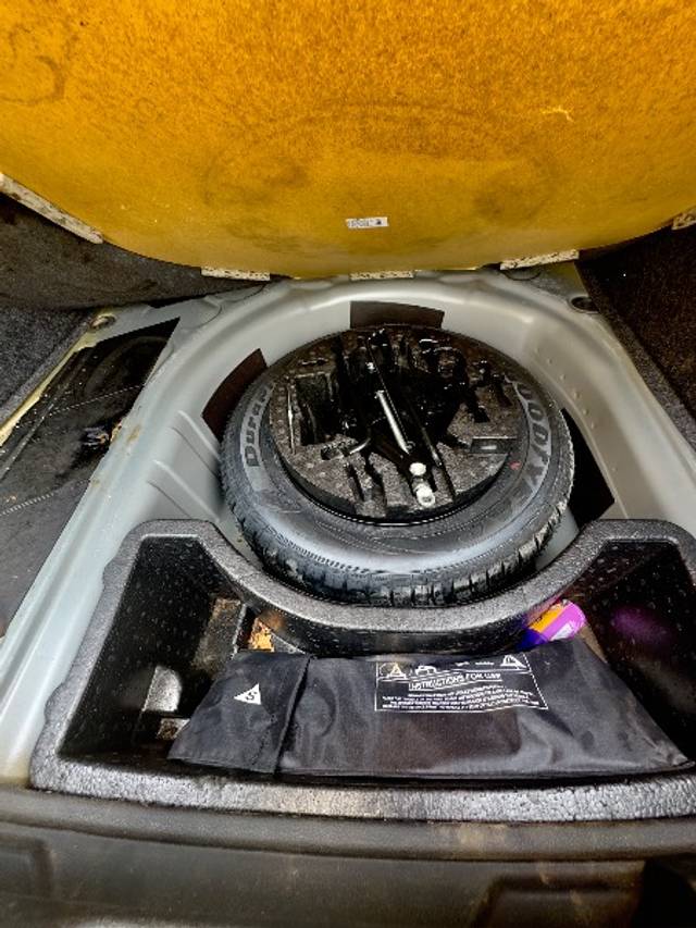 https://images10.gaadi.com/usedgaadi-sellcar/UsedCar/e52d52d9a/b8407477-4898-440c-a90d-95968eae3287.jpeg?imwidth=6402