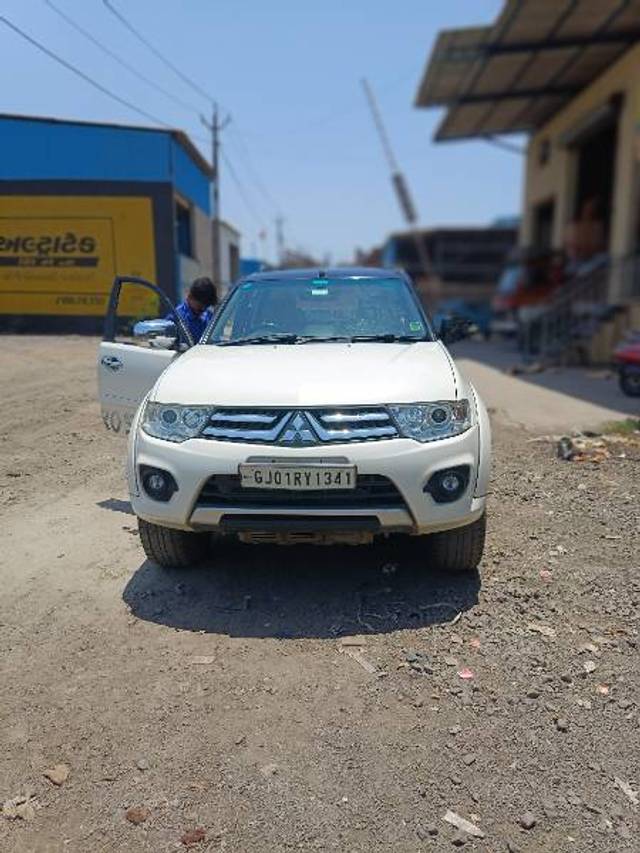 https://images10.gaadi.com/usedgaadi-sellcar/UsedCar/e52d7d68a/1fd84898-8353-4a24-9b38-f6f2f87855ce.jpg?imwidth=6400