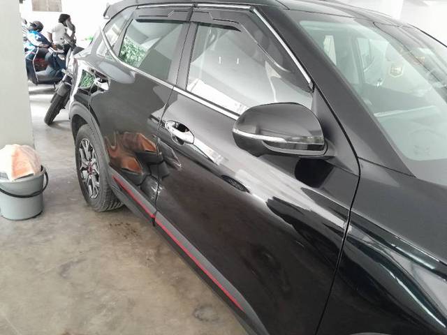https://images10.gaadi.com/usedgaadi-sellcar/UsedCar/e52db1f5a/de3e85eb-466b-44ad-8ef1-ccfb73f05594.jpg?imwidth=6402