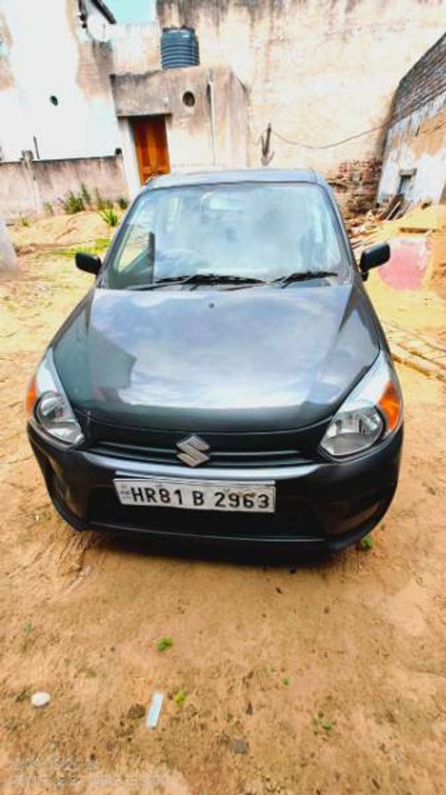 https://images10.gaadi.com/usedgaadi-sellcar/UsedCar/e52dd406a/d3560332-5042-41aa-8477-4644fdfaae22.jpg?imwidth=6400