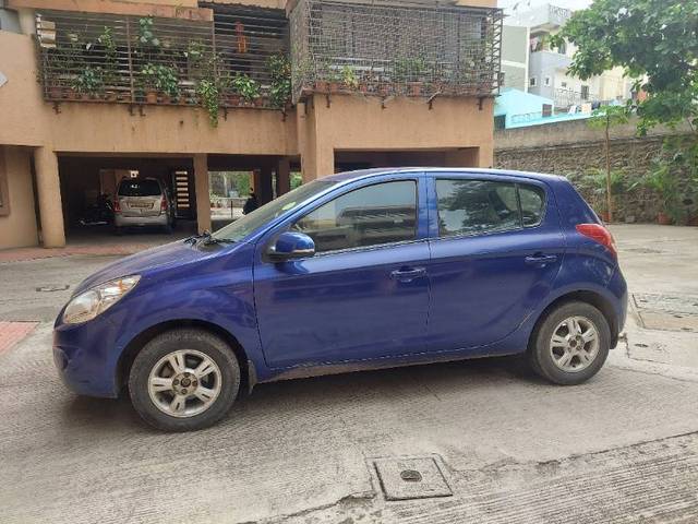 https://images10.gaadi.com/usedgaadi-sellcar/UsedCar/e52e0a4da/5fb1ae3c-ceee-4372-9ace-5ae1c914ffb9.jpg?imwidth=6401