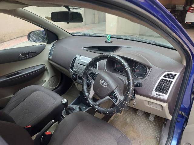 https://images10.gaadi.com/usedgaadi-sellcar/UsedCar/e52e0a4da/94ec0b95-d106-4141-aa0a-fe5e1ad51de5.jpg?imwidth=6402