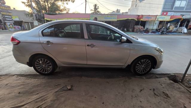 https://images10.gaadi.com/usedgaadi-sellcar/UsedCar/e52e204fa/797cedb7-11f7-4b63-874e-dbe78213d074.jpeg?imwidth=6402