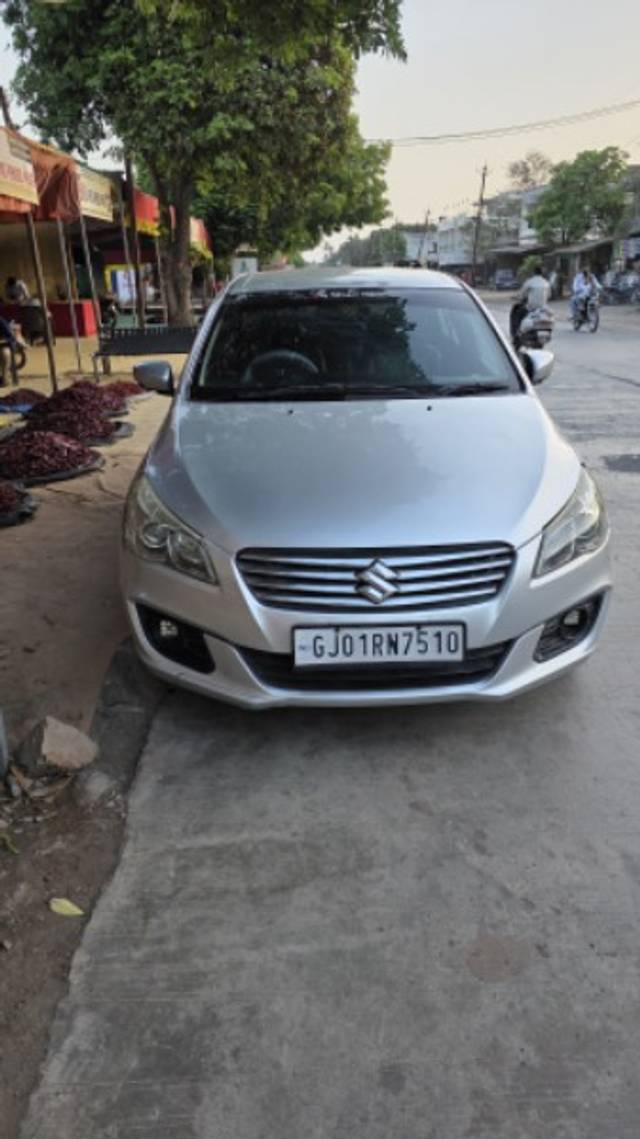https://images10.gaadi.com/usedgaadi-sellcar/UsedCar/e52e204fa/ffa8b6a6-ee04-4a4f-b841-19c0892fc424.jpeg?imwidth=6400
