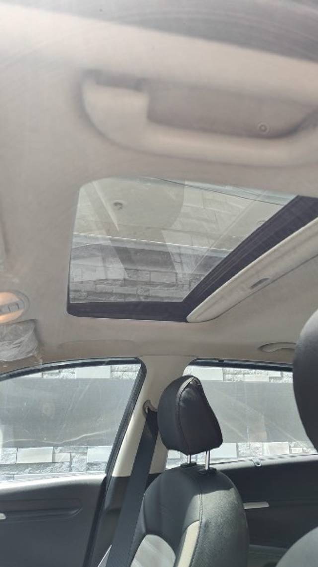 https://images10.gaadi.com/usedgaadi-sellcar/UsedCar/e52e5d35a/7cfce6fa-ab58-48c1-a602-15213235120e.jpeg?imwidth=6401