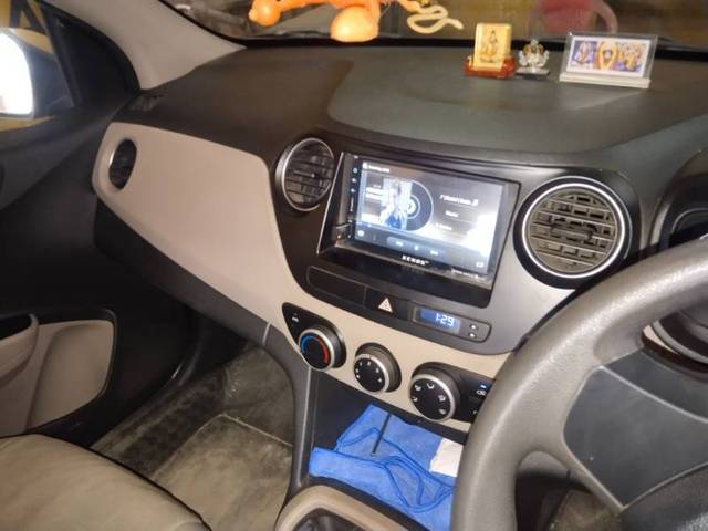 https://images10.gaadi.com/usedgaadi-sellcar/UsedCar/e52f861da/2559b549-9ed3-4cbf-986f-b5078d6bcefd.jpg?imwidth=6400