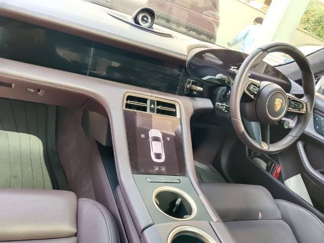 https://images10.gaadi.com/usedgaadi-sellcar/UsedCar/e52f8b96a/6895bd01-dee5-4550-b75c-2c3b89fb272a.jpg?imwidth=6402
