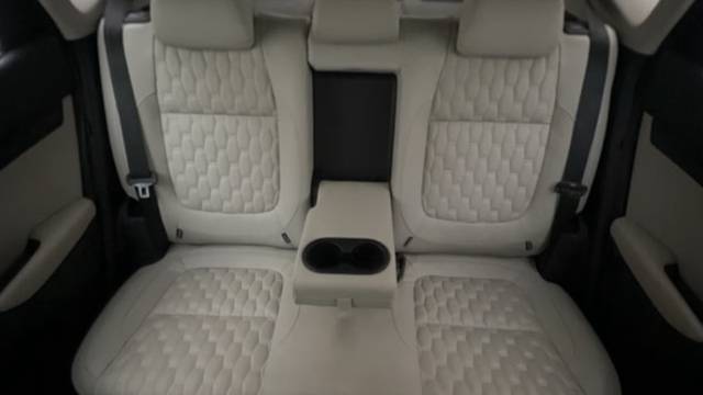 https://images10.gaadi.com/usedgaadi-sellcar/UsedCar/e52fb44ca/3d30385e-fcc4-43dc-9b00-4dfad0140a11.png?imwidth=6401