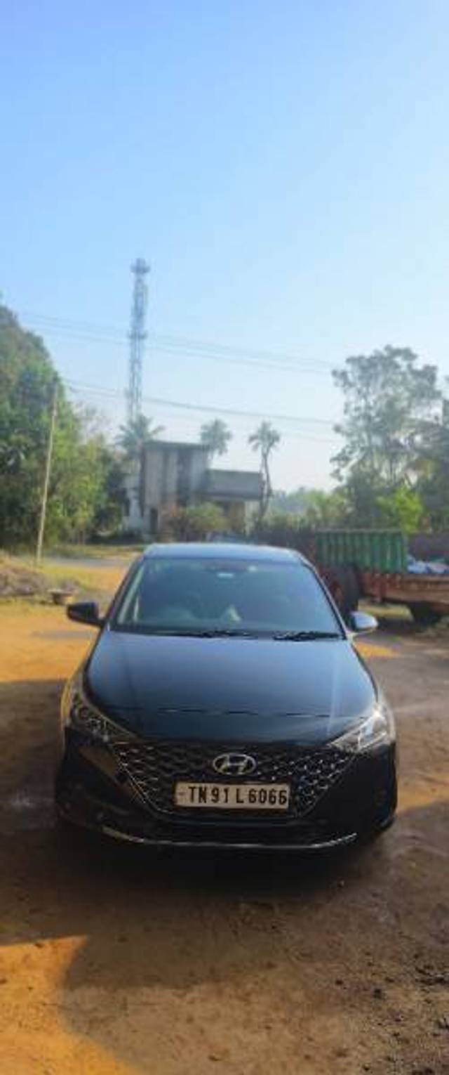 https://images10.gaadi.com/usedgaadi-sellcar/UsedCar/e52fcab8a/06b633da-7d1f-4998-810b-04c74d7c28d1.jpg?imwidth=6400