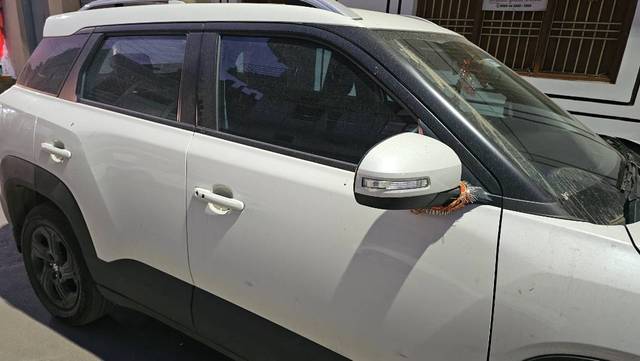 https://images10.gaadi.com/usedgaadi-sellcar/UsedCar/e52feac4a/5e8b1472-6b2c-4788-97cb-6da384f0b06c.jpg?imwidth=6401