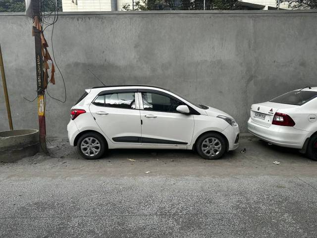 https://images10.gaadi.com/usedgaadi-sellcar/UsedCar/e52fedbba/2bf166a8-5ca3-4e01-9d2c-1fd117d70621.jpg?imwidth=6402