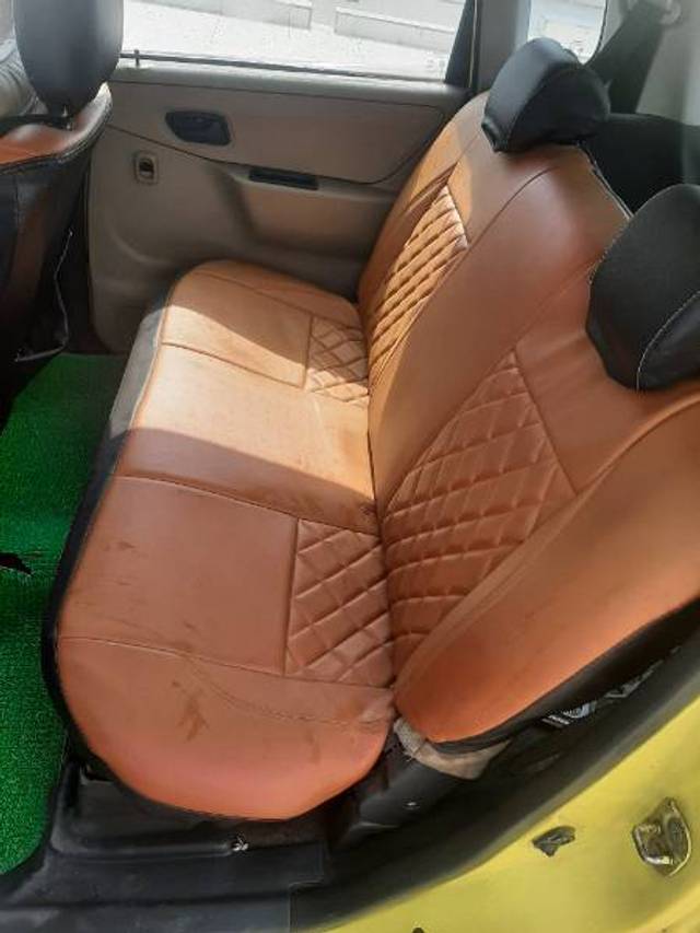 https://images10.gaadi.com/usedgaadi-sellcar/UsedCar/e53012d5a/bb52c6ed-48aa-457a-b61f-6558011433fe.jpg?imwidth=6402
