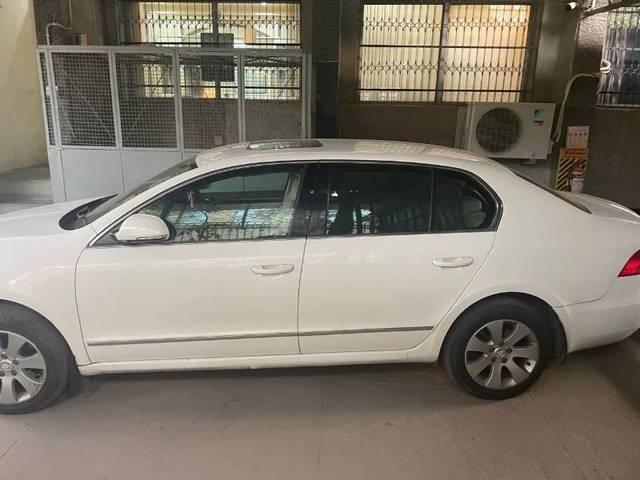 https://images10.gaadi.com/usedgaadi-sellcar/UsedCar/e53048a5a/55d93131-6dc4-43fb-b201-2cef5b868463.jpeg?imwidth=6401