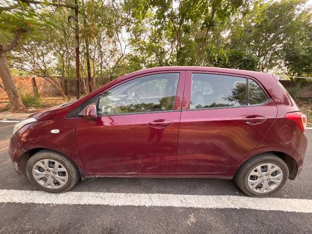 https://images10.gaadi.com/usedgaadi-sellcar/UsedCar/e53089eaa/d10187ed-c5e1-4e5e-995a-501f37b23421.jpg?imwidth=6402