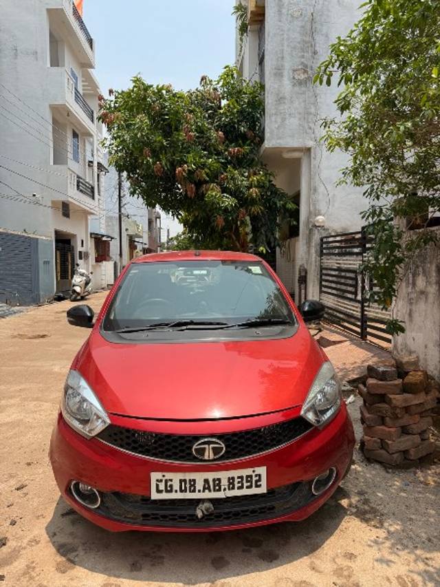 https://images10.gaadi.com/usedgaadi-sellcar/UsedCar/e53092d8a/2f7ad073-d0d2-4eda-a38e-ee6fbcf25ba2.jpeg?imwidth=6402