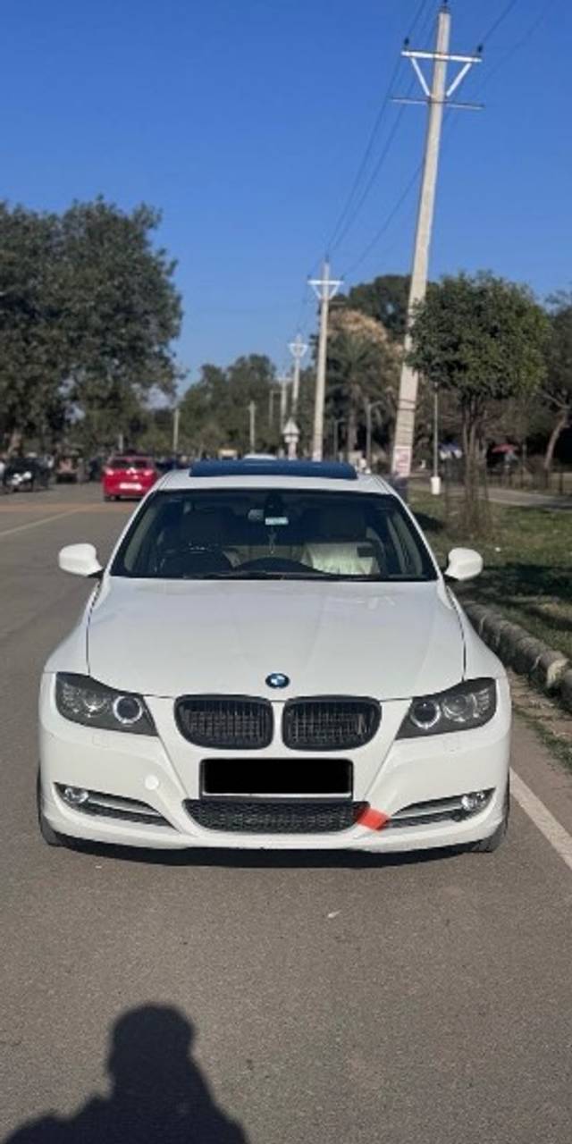 https://images10.gaadi.com/usedgaadi-sellcar/UsedCar/e530aa59a/022271e3-0a4a-4c29-9e8c-2c2f77543e53.jpeg?imwidth=6400