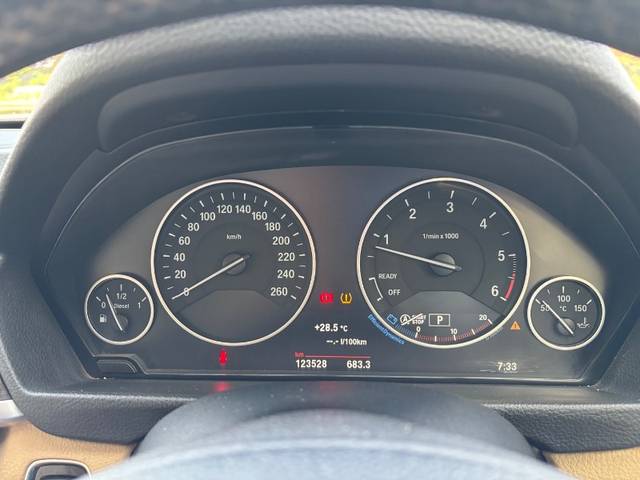 https://images10.gaadi.com/usedgaadi-sellcar/UsedCar/e530b4eba/7737de3d-c169-49f4-8598-256e945f9bd1.jpeg?imwidth=6401
