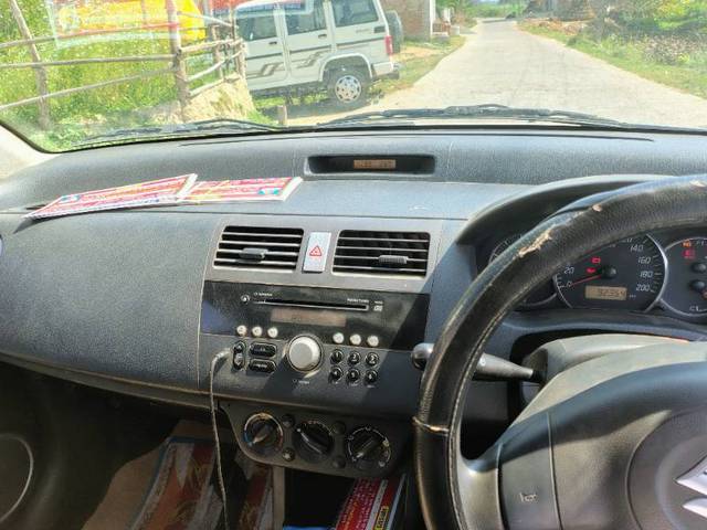 https://images10.gaadi.com/usedgaadi-sellcar/UsedCar/e530c0e1a/b50f4a1a-8268-4c80-8316-fadbb5435dc7.jpg?imwidth=6402