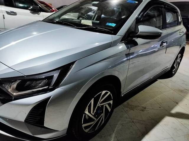 https://images10.gaadi.com/usedgaadi-sellcar/UsedCar/e530d79ea/87f97dfb-a0b2-4f1f-ac8b-8f12f9909462.jpg?imwidth=6400